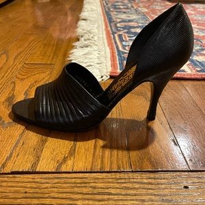 Salvatore Ferragamo D’Orsay pumps black leather